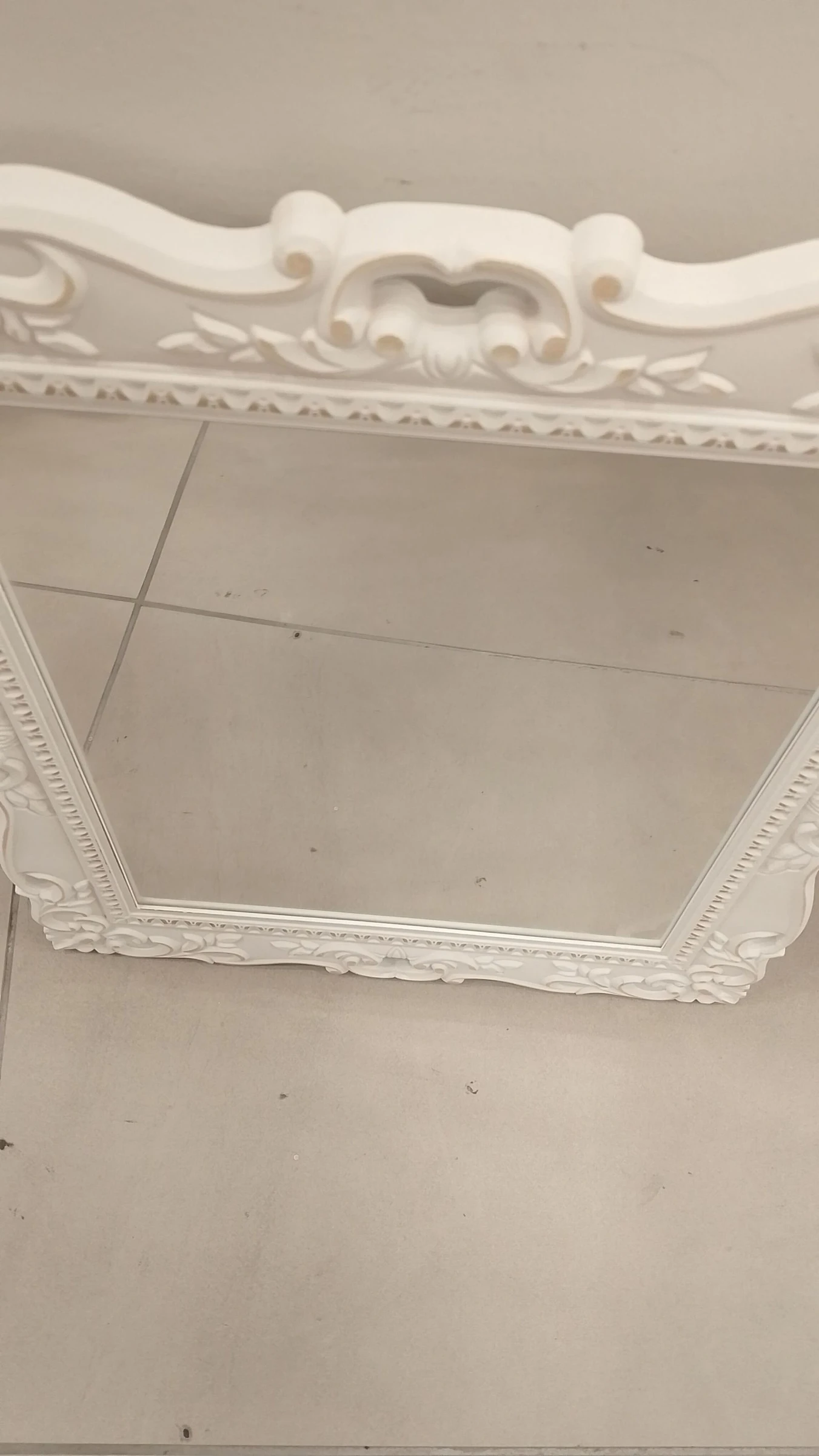 White mirror – photo 5